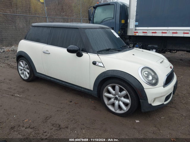 2009 MINI COOPER S WMWMF73589TW81422 Photo 0