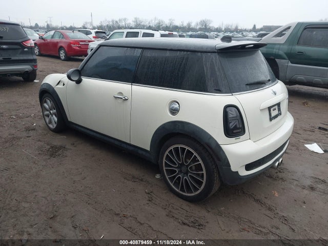 2009 MINI COOPER S WMWMF73589TW81422 Photo 2