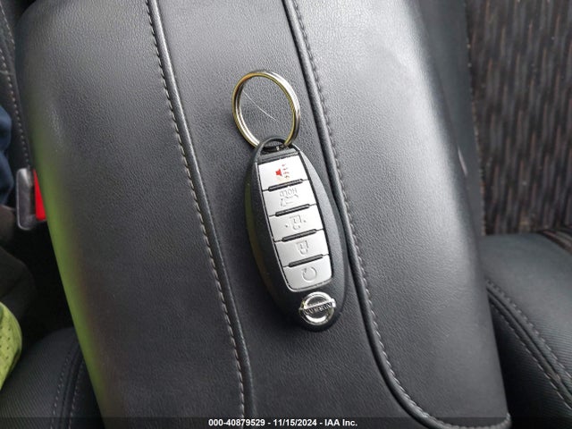 5N1AT2MV4HC783049 Nissan ROGUE SV