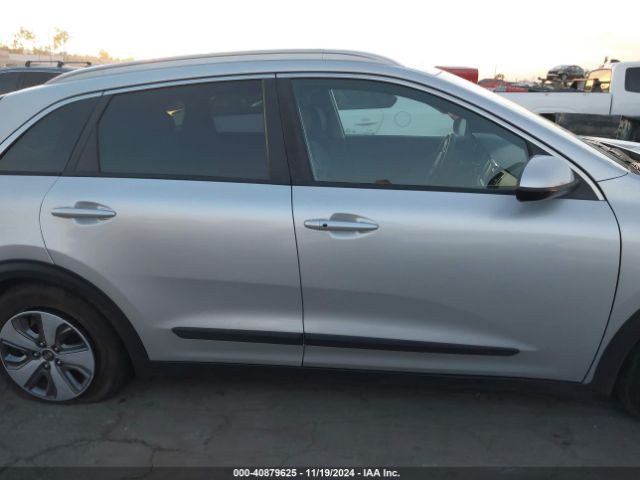 KNDCB3LC7K5226668 KIA NIRO LX