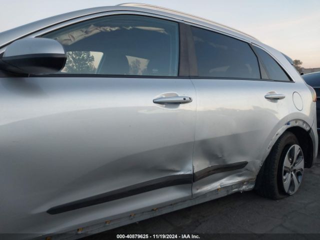 KNDCB3LC7K5226668 KIA NIRO LX