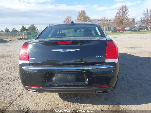 2C3CCAKG4JH304535 Chrysler 300 Limited Awd