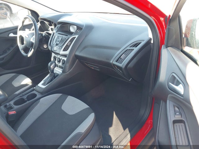 Ford FOCUS SE 2014 1FADP3K24EL389945 Image 5
