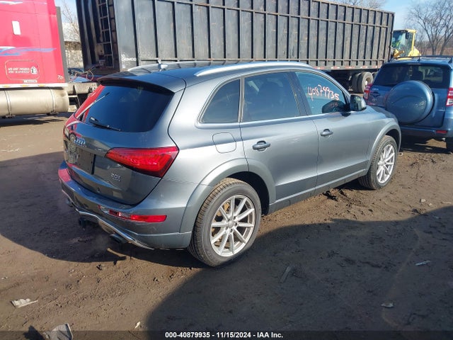 Audi Q5 2.0t Premium 2017 WA1L2AFP1HA044266 Image 4