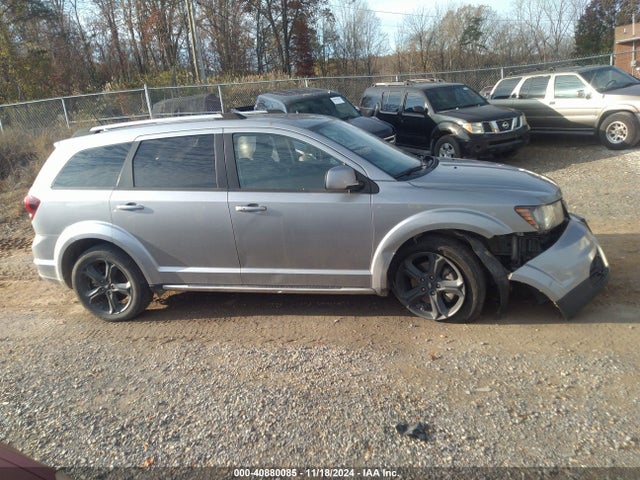 3C4PDDGGXJT388498 Dodge Journey Crossroad Awd