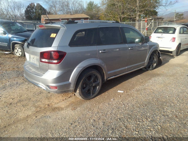 3C4PDDGGXJT388498 Dodge Journey Crossroad Awd