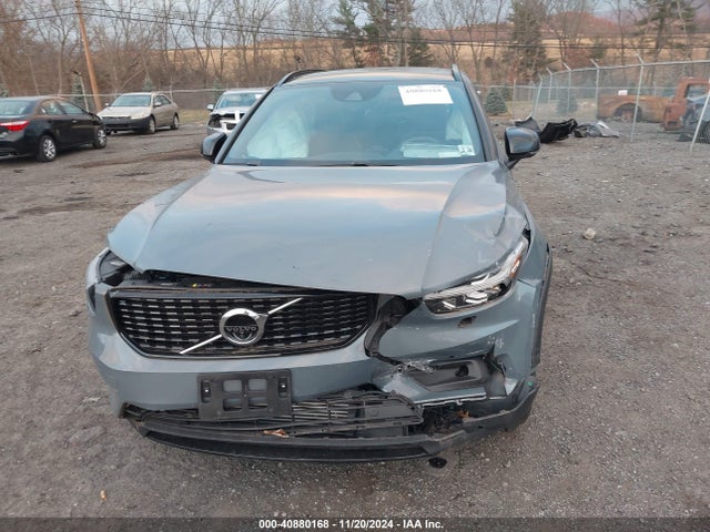 YV4162UM6M2494402 Volvo Xc40 T5 R-design