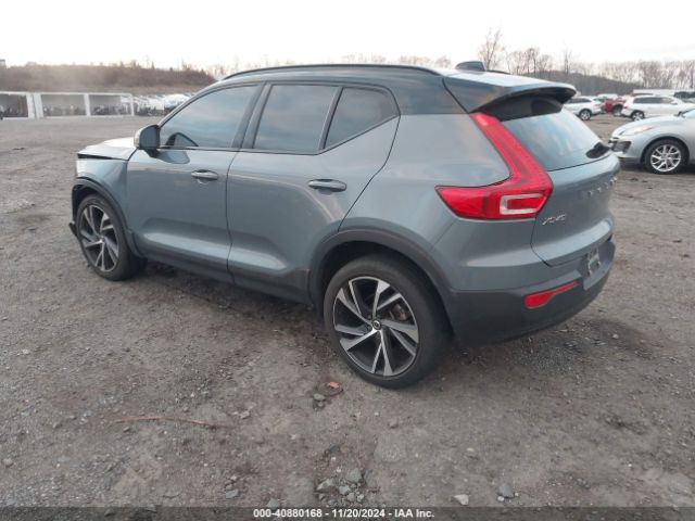 2021 VOLVO XC40 YV4162UM6M2494402 Photo 2