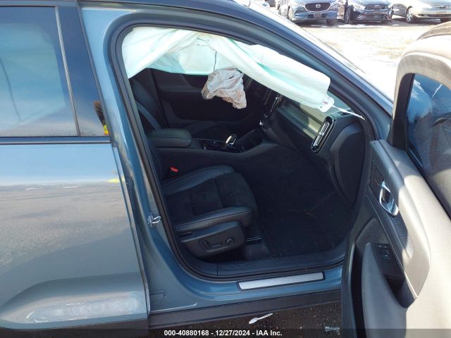 2021 VOLVO XC40 YV4162UM6M2494402 Photo 4