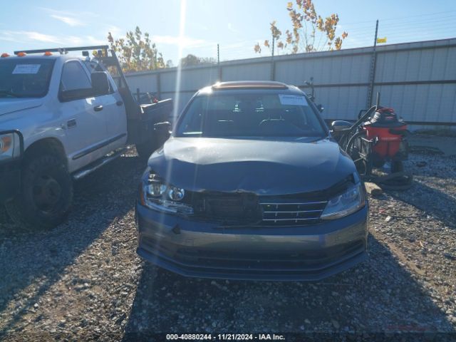 3VWDB7AJ5JM259350 Volkswagen Jetta 1.4t Se/1.4t Wolfsburg Edition