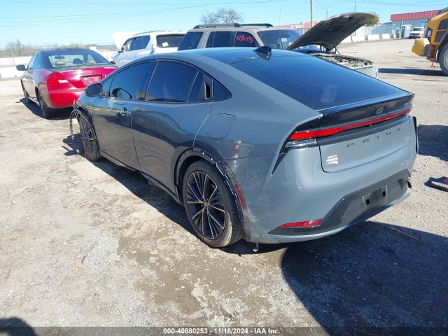 Toyota Prius Xle Awd-e 2024 JTDADABU5R3012199 Image 3