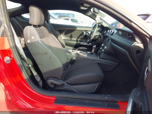 1FA6P8AM1G5268967 Ford Mustang V6