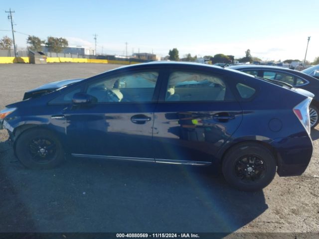 JTDKN3DUXF0453320 Toyota Prius Two