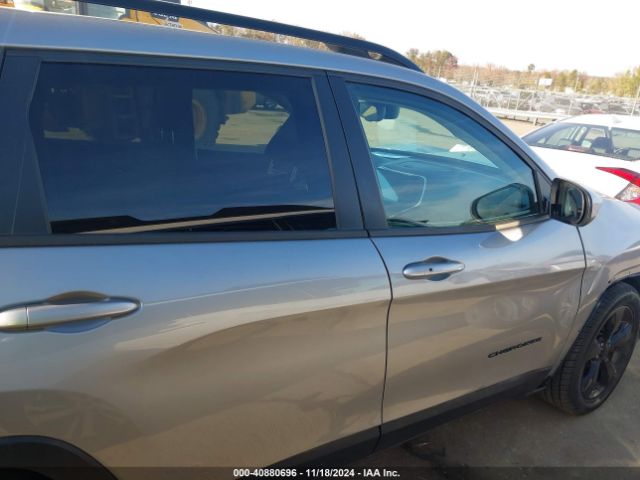 1C4PJLCB6GW137512 Jeep Cherokee Altitude