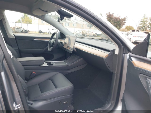 2024 TESLA MODEL Y 7SAYGDEE1RA312143 Photo 4
