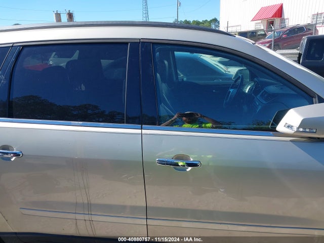 Chevrolet Traverse 2lt 2015 1GNKRHKD9FJ160319 Image 13