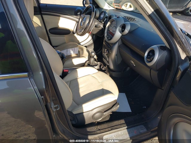 2011 MINI COOPER S COUNTRYMAN WMWZC5C51BWM10032 Photo 4