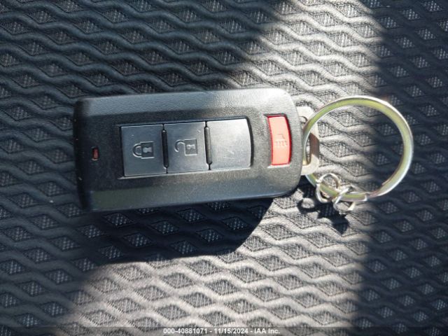 JA4AZ3A31HZ056163 Mitsubishi Outlander Se