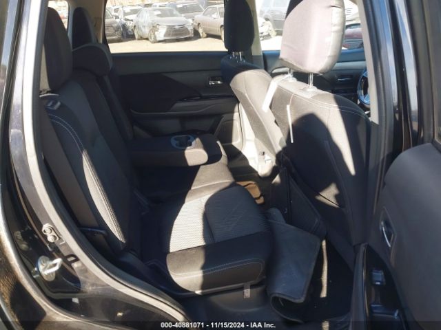 JA4AZ3A31HZ056163 Mitsubishi Outlander Se