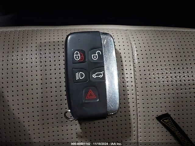 SALRRBBV3HA009534 Land Rover Discovery Hse