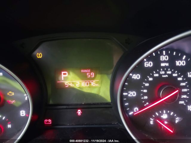 KNDMB5C17F6052373 KIA SEDONA LX