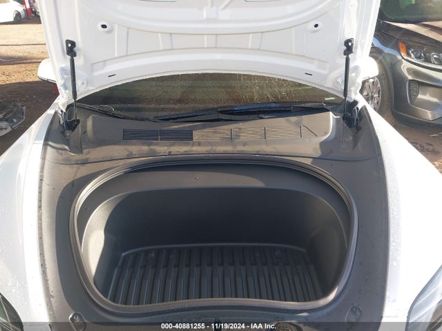 2024 TESLA MODEL 3 5YJ3E1EA0RF855902 Photo 9