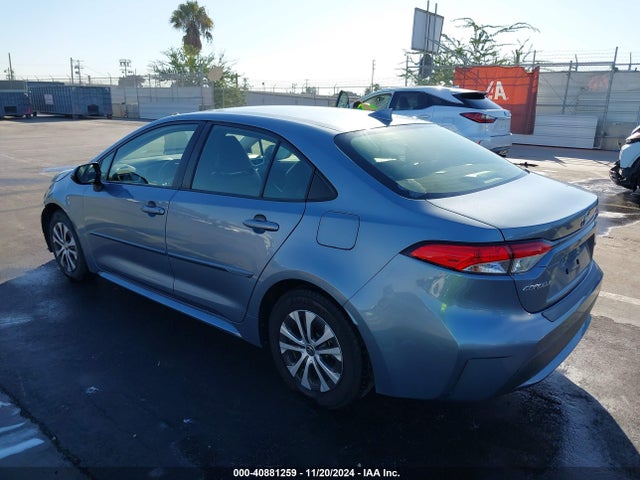 Toyota Corolla Hybrid Le 2022 JTDEAMDE2NJ048021 Image 3