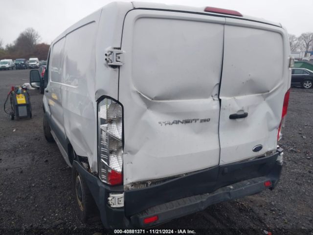 1FTYR1ZM8GKA24937 Ford Transit-250