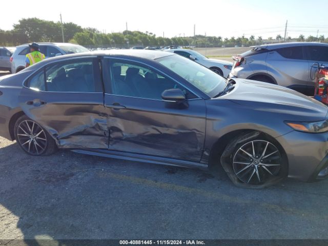 4T1G11AK6NU499366 Toyota CAMRY SE