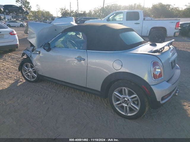 2013 MINI ROADSTER WMWSY3C58DT594140 Photo 2