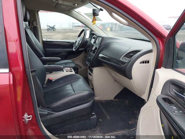 40881562 :رقم المزاد ، 2C4RC1BG9FR573038 vin ، 2015 Chrysler Town & Country Touring مزاد بيع