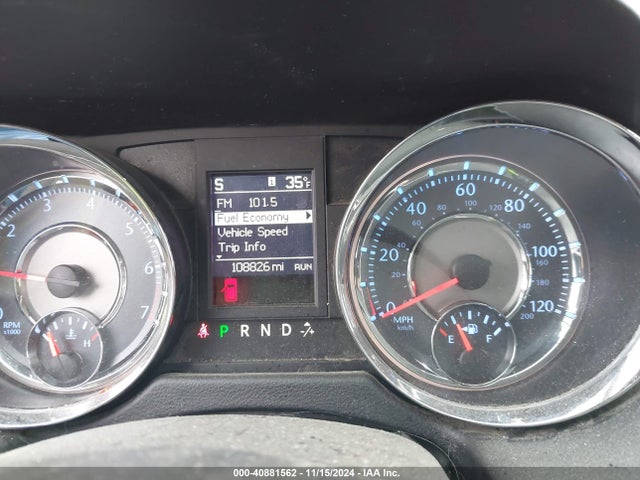 40881562 :رقم المزاد ، 2C4RC1BG9FR573038 vin ، 2015 Chrysler Town & Country Touring مزاد بيع