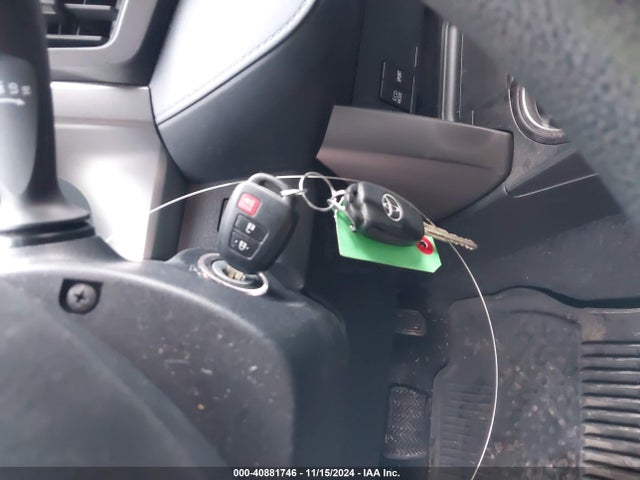 Toyota RAV4 LE 2018 JTMZFREV9JJ170643 Image 11