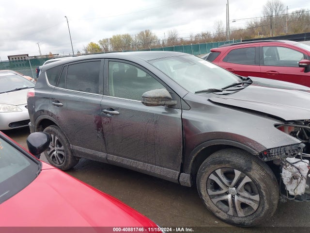 Toyota RAV4 LE 2018 JTMZFREV9JJ170643 Image 14