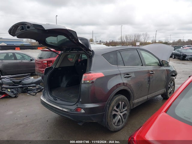 Toyota RAV4 LE 2018 JTMZFREV9JJ170643 Image 4
