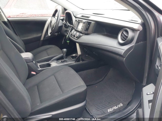 Toyota RAV4 LE 2018 JTMZFREV9JJ170643 Image 5