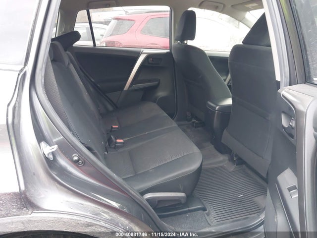 Toyota RAV4 LE 2018 JTMZFREV9JJ170643 Image 8