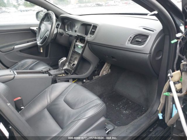 YV1612SK7F1241584 Volvo V60 T5 Premier