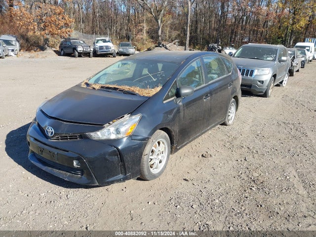 Toyota Prius V Two 2016 JTDZN3EU2GJ044964 Image 2