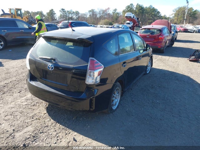 Toyota Prius V Two 2016 JTDZN3EU2GJ044964 Image 4