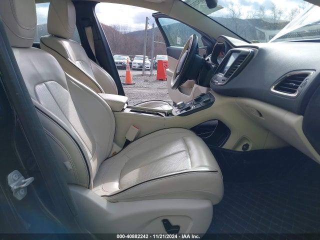 Chrysler 200 C 2015 1C3CCCCG6FN731613 Image 5