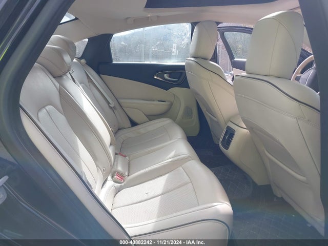 Chrysler 200 C 2015 1C3CCCCG6FN731613 Image 8