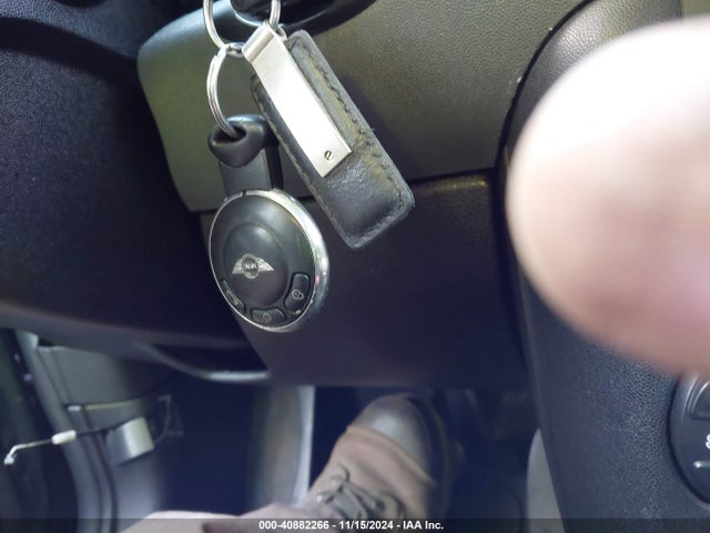 2011 MINI COOPER CLUBMAN WMWZF3C58BTY00512 Photo 10
