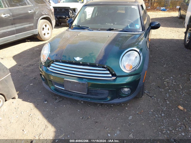 2011 MINI COOPER CLUBMAN WMWZF3C58BTY00512 Photo 5