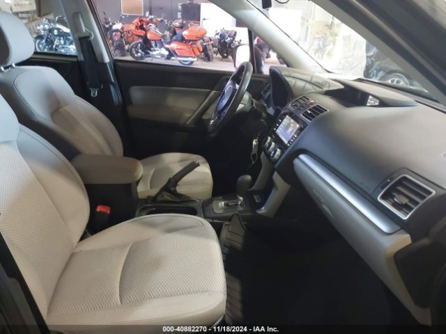 JF2SJAECXHH405831 Subaru Forester 2.5i Premium