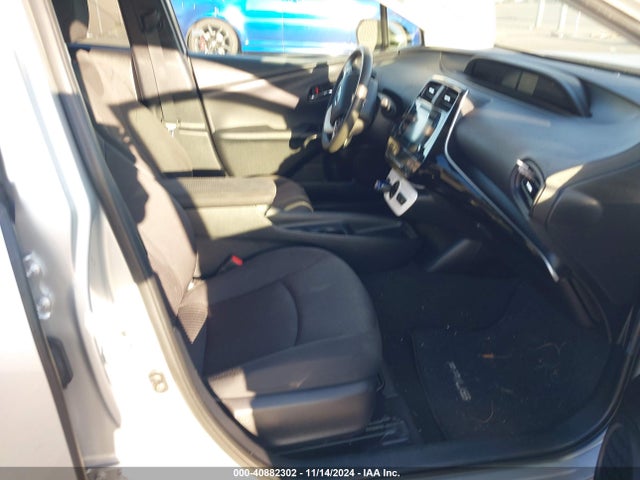 Toyota Prius Two 2018 JTDKBRFU7J3067177 Image 5