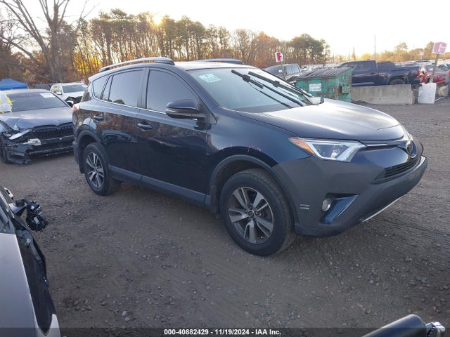 Toyota Rav4 Xle 2017 JTMRFREV3HD199547 Image 1