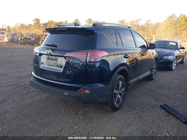 Toyota Rav4 Xle 2017 JTMRFREV3HD199547 Image 4