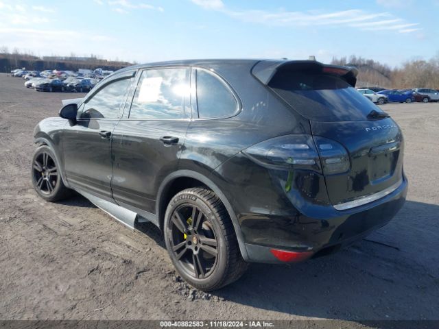 2011 PORSCHE CAYENNE WP1AA2A29BLA01001 Photo 2