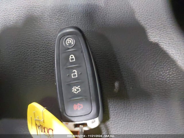 1FMCU9HD8KUA70320 Ford ESCAPE SEL